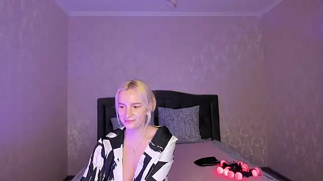 Snapshot of Amanda054 chatting on February 24, 8:25 pm Amanda054 online show from February 24, 8:25 pm