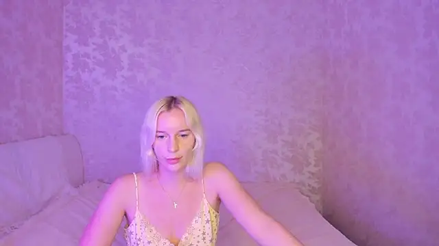 Snapshot of Amanda054 chatting on September 14, 8:35 am Amanda054 online show from September 14, 8:35 am