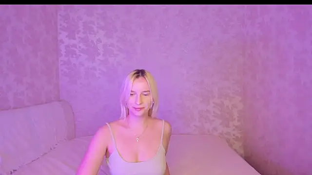 Snapshot of Amanda054 chatting on October 17, 1:46 pm Amanda054 online show from October 17, 1:46 pm