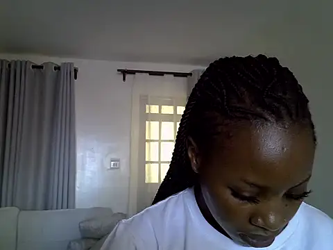 Queen loveer online show from March 15, 1:28 pm