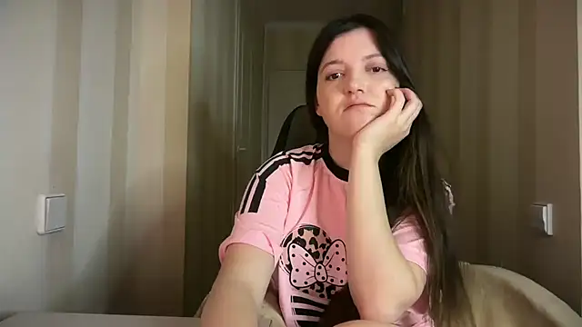 Snapshot of Lina_Most chatting on December 17, 9:43 pm Lina Most online show from December 17, 9:43 pm