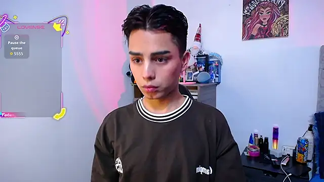 OwenBluee online show from January 14, 2:23 pm