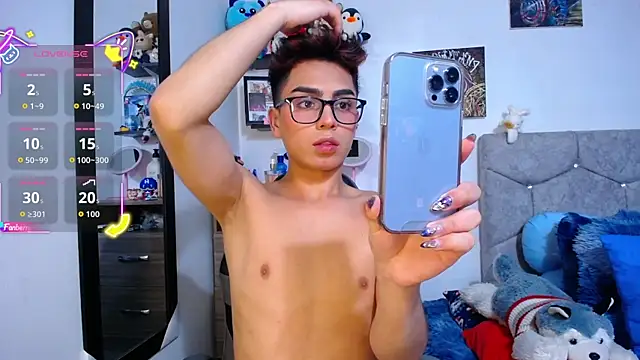 OwenBluee online show from February 20, 6:37 am