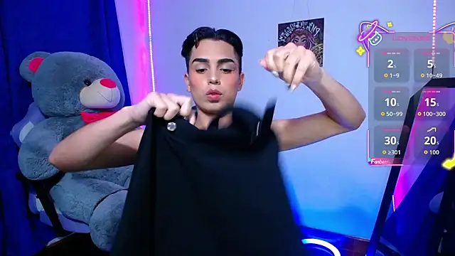 OwenBluee online show from June 1, 8:27 am