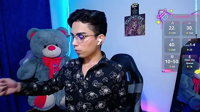 OwenBluee online show from June 16, 12:24 am