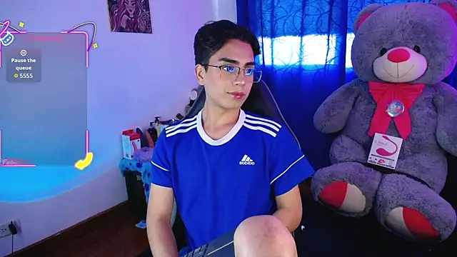 OwenBluee online show from July 28, 12:48 pm