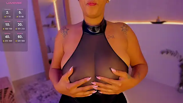 Snapshot of anahi_ryan_ chatting on January 29, 3:58 pm anahi ryan online show from January 29, 3:58 pm