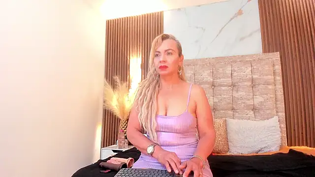 AnastasiaTaylor  online show from September 29, 3:22 am