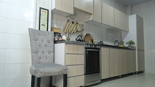 Snapshot of Jadeee_ chatting on February 17, 8:36 pm Jadeee online show from February 17, 8:36 pm