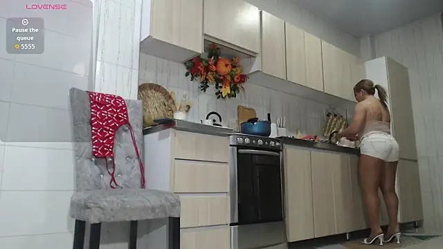 Snapshot of Jadeee_ chatting on September 10, 10:43 pm Jadeee online show from September 10, 10:43 pm