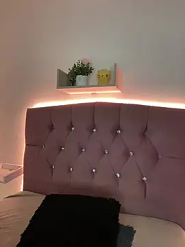 angellique 22 online show from March 6, 4:30 am