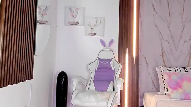 Snapshot of mia_six66 chatting on November 23, 11:54 am mia six66 online show from November 23, 11:54 am