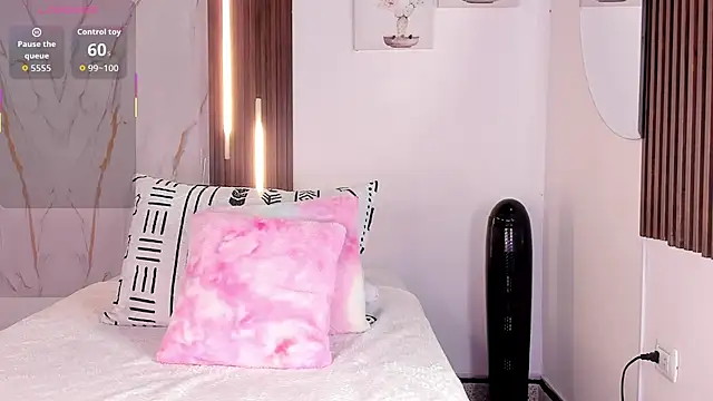 Snapshot of mia_six66 chatting on December 2, 11:59 am mia six66 online show from December 2, 11:59 am