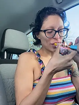 myloveforyouu online show from March 17, 3:29 pm