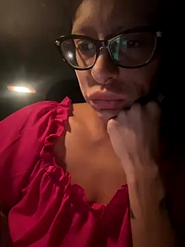 myloveforyouu online show from October 11, 11:20 am