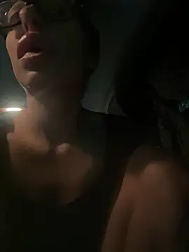 myloveforyouu online show from March 11, 2:28 am