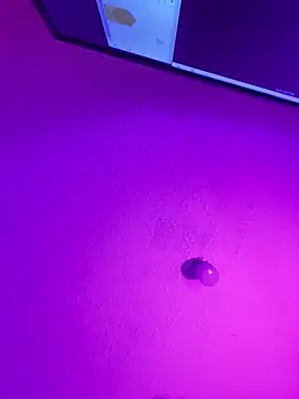 Snapshot of Ivann4 chatting on March 5, 6:01 pm Ivann4 online show from March 5, 6:01 pm