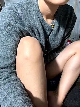 Snapshot of Girllikesexx2 chatting on November 27, 2:46 am Girllikesexx2 online show from November 27, 2:46 am