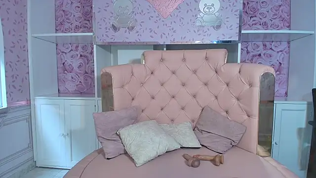 Snapshot of Bonnie__milf chatting on March 11, 11:55 am Bonnie milf online show from March 11, 11:55 am