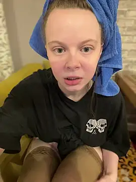 wrenlie online show from March 5, 7:49 pm