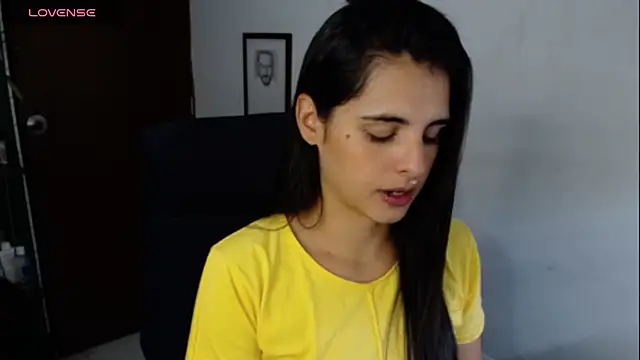 Snapshot of alma_violeta chatting on November 1, 3:36 pm alma violeta online show from November 1, 3:36 pm