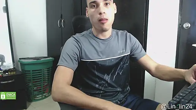 Snapshot of Babylin77 chatting on December 23, 10:33 pm Babylin77 online show from December 23, 10:33 pm