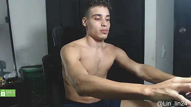 Snapshot of Babylin77 chatting on December 24, 4:44 am Babylin77 online show from December 24, 4:44 am