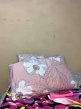 Snapshot of HornyxLadie chatting on March 2, 7:23 pm HornyxLadie online show from March 2, 7:23 pm