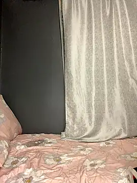 Snapshot of HornyxLadie chatting on October 14, 10:43 pm HornyxLadie online show from October 14, 10:43 pm