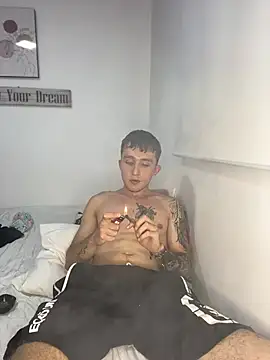 Dylanwhite23  online show from January 17, 10:34 pm