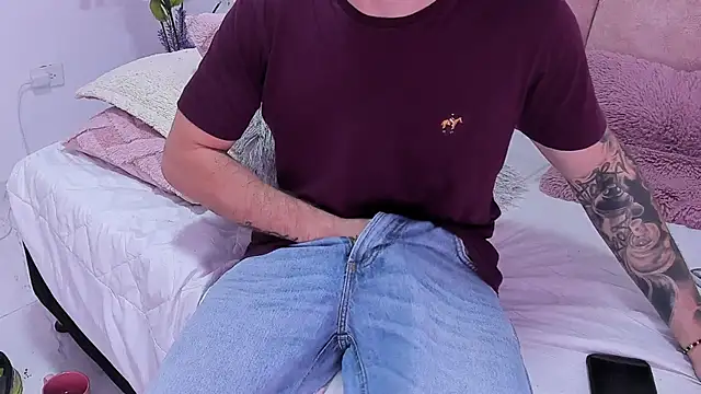 Dylanwhite23  online show from February 23, 7:33 am