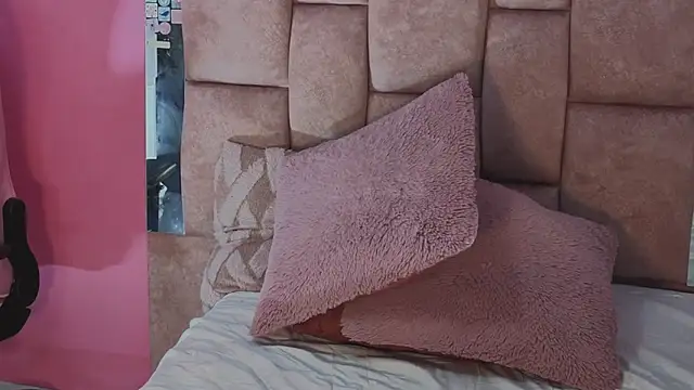 Dylanwhite23  online show from April 30, 4:19 am