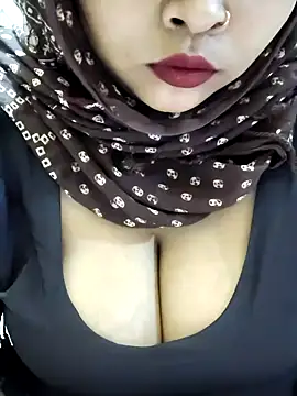 Snapshot of Indian-Nazia chatting on May 8, 3:23 am Indian-Nazia online show from May 8, 3:23 am