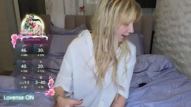 GoodGirl0024 online show from February 13, 8:13 pm