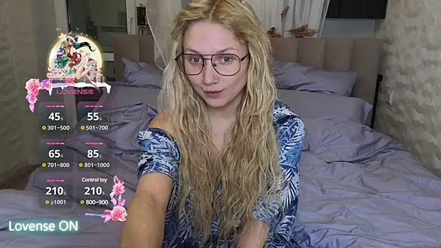 GoodGirl0024 online show from February 22, 8:09 pm