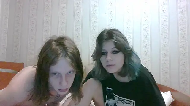 Snapshot of Crystal_Love_Porn chatting on December 6, 4:03 am Crystal Love Porn online show from December 6, 4:03 am