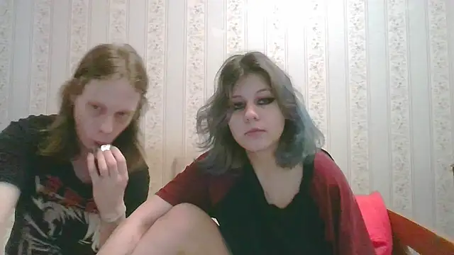 Snapshot of Crystal_Love_Porn chatting on December 6, 10:38 am Crystal Love Porn online show from December 6, 10:38 am