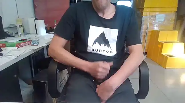 Raimundo1971 online show from December 2, 9:39 pm