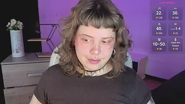 Snapshot of Sabrina_scarlett chatting on November 7, 4:45 am Sabrina scarlett online show from November 7, 4:45 am