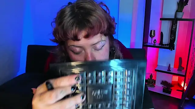 Snapshot of Sabrina_scarlett chatting on December 19, 5:36 am Sabrina scarlett online show from December 19, 5:36 am