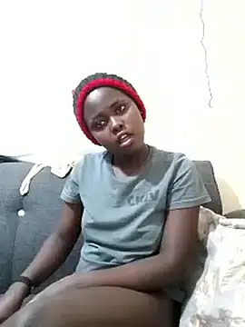 Sweetcecie01 online show from September 12, 9:04 pm