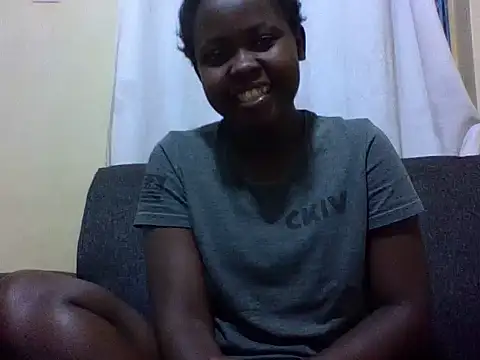 Snapshot of Sweetcecie01 chatting on June 14, 9:06 pm Sweetcecie01 online show from June 14, 9:06 pm