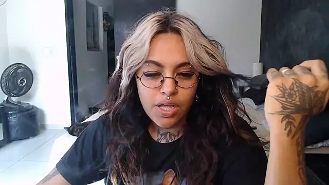 lolafairytail online show from November 21, 5:22 pm