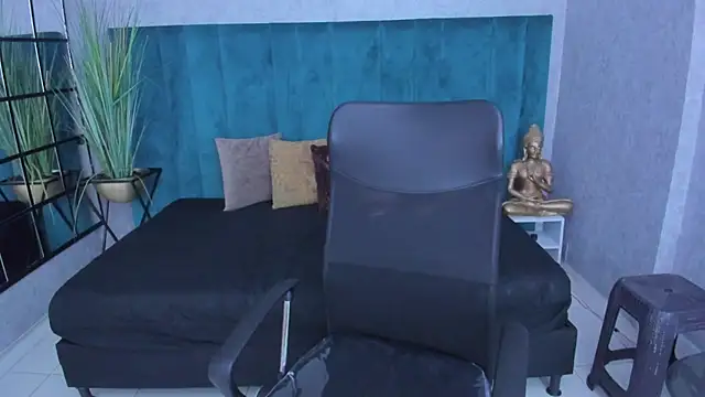 Snapshot of AngelaCoffee chatting on June 30, 2:01 am AngelaCoffee online show from June 30, 2:01 am