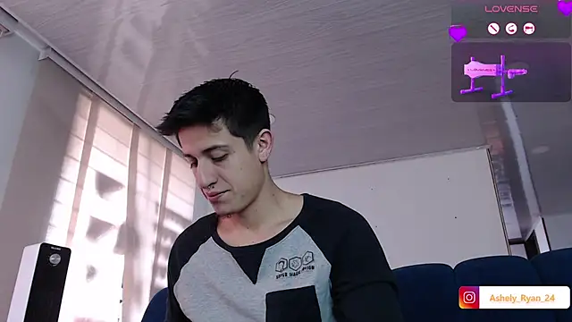 Snapshot of ashely_ryan24 chatting on November 9, 8:29 pm ashely ryan24 online show from November 9, 8:29 pm