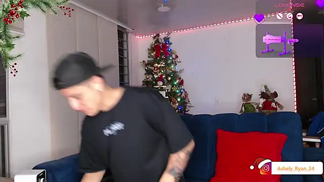 Snapshot of ashely_ryan24 chatting on December 14, 1:22 am ashely ryan24 online show from December 14, 1:22 am