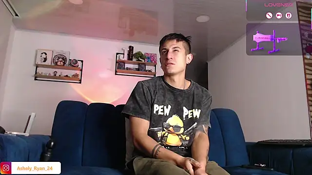 ashely ryan24 online show from February 19, 11:23 pm