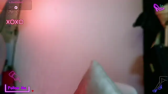 LauGrayJ online show from October 24, 9:55 pm