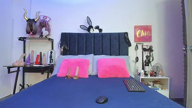 Snapshot of emmily_giraldo chatting on January 9, 11:25 am emmily giraldo online show from January 9, 11:25 am