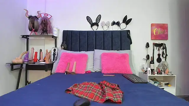 Snapshot of emmily_giraldo chatting on March 21, 12:06 pm emmily giraldo online show from March 21, 12:06 pm